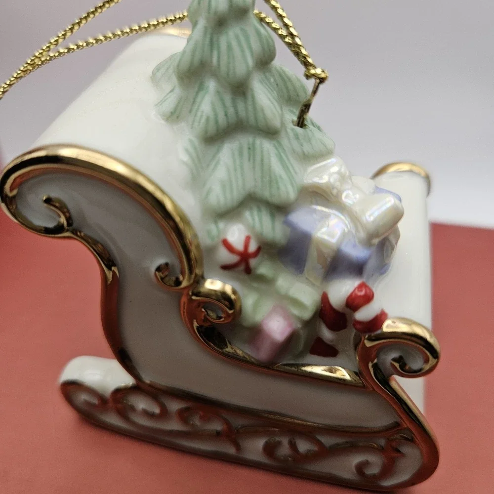 Lenox Christmas Sleigh Ornament Handcrafted Hanging White Gold Green MPN 761400